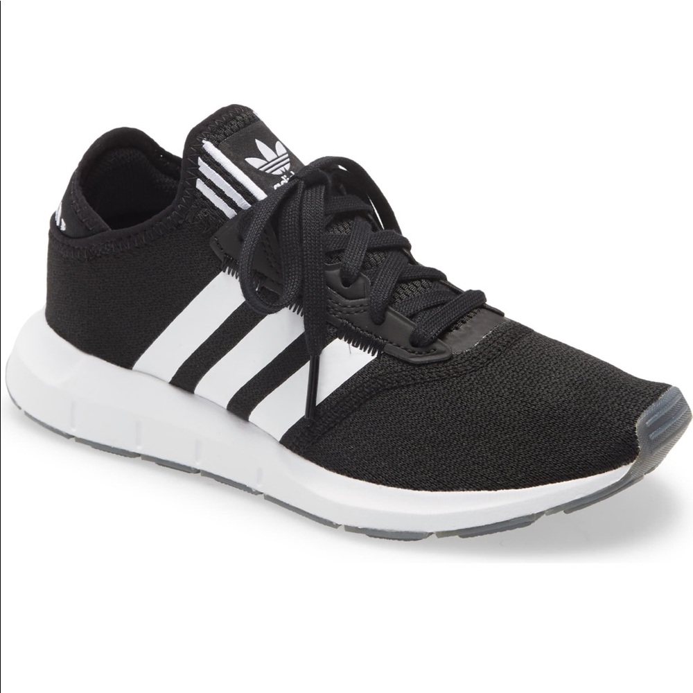 Adidas Swift Run X Sneaker